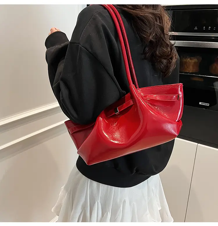 Silver Pleated Shoulder Bag for Women 2026 — feature 30