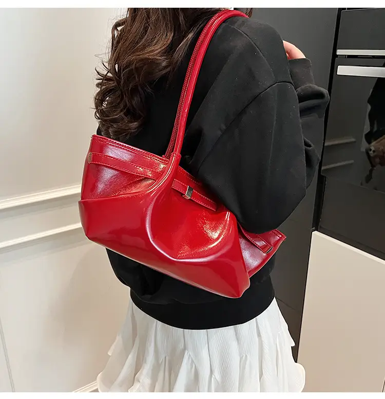 Silver Pleated Shoulder Bag for Women 2026 — feature 31