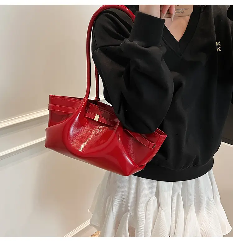 Silver Pleated Shoulder Bag for Women 2026 — feature 32