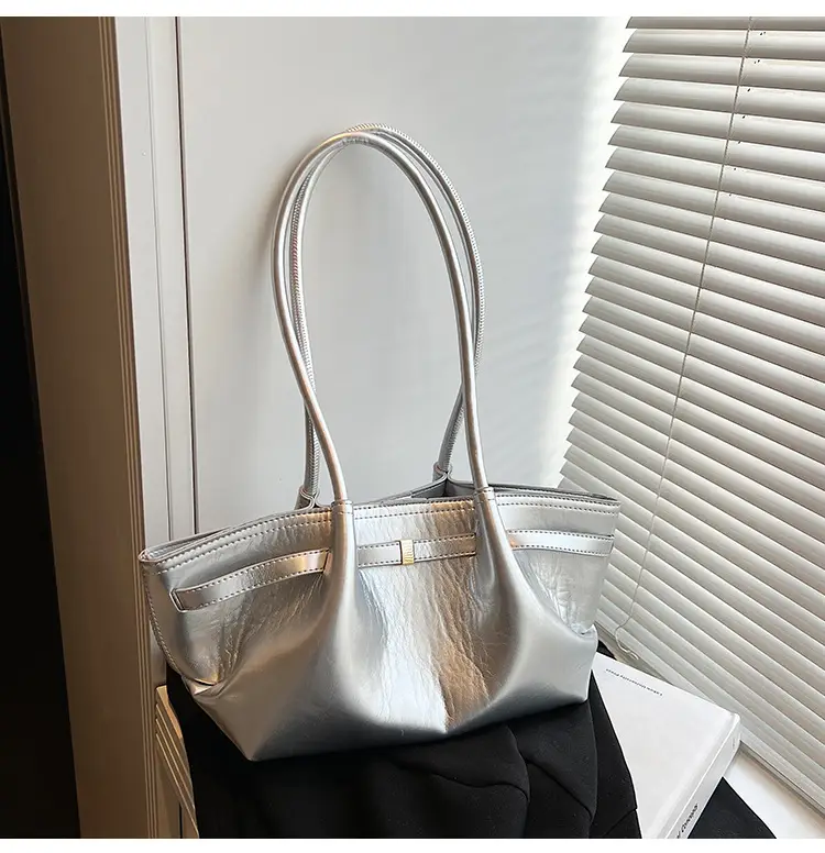 Silver Pleated Shoulder Bag for Women 2026 — feature 9