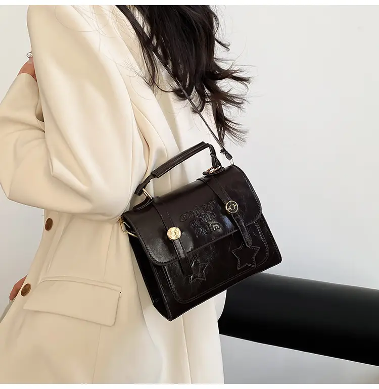 Retro Crossbody Bag Brown Leather 2025 — feature 13