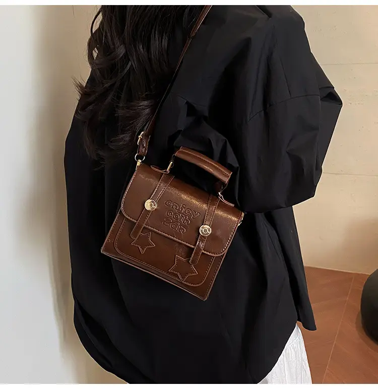 Retro Crossbody Bag Brown Leather 2025 — feature 9