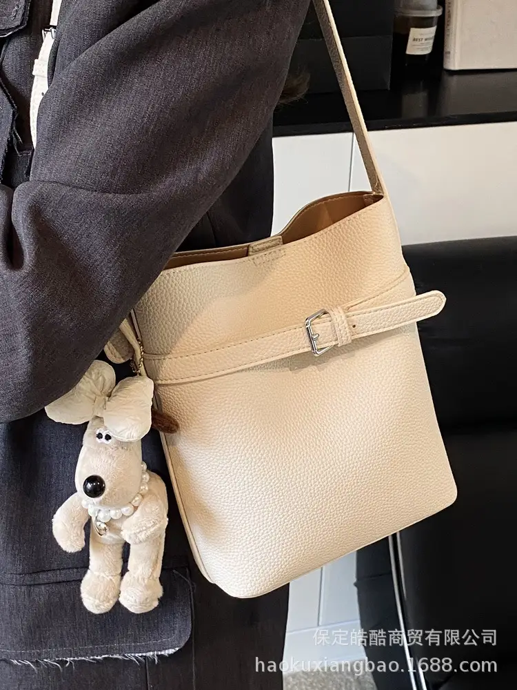 Women's Beige Leather Shoulder Bag with Crossbody Strap - Image 16