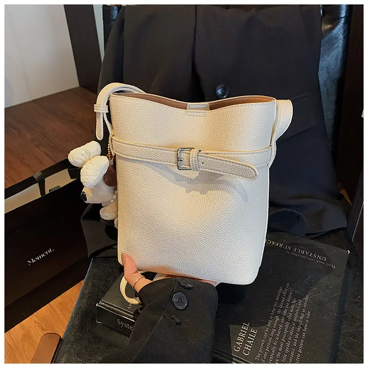 Women's Beige Leather Shoulder Bag with Crossbody Strap — feature 16