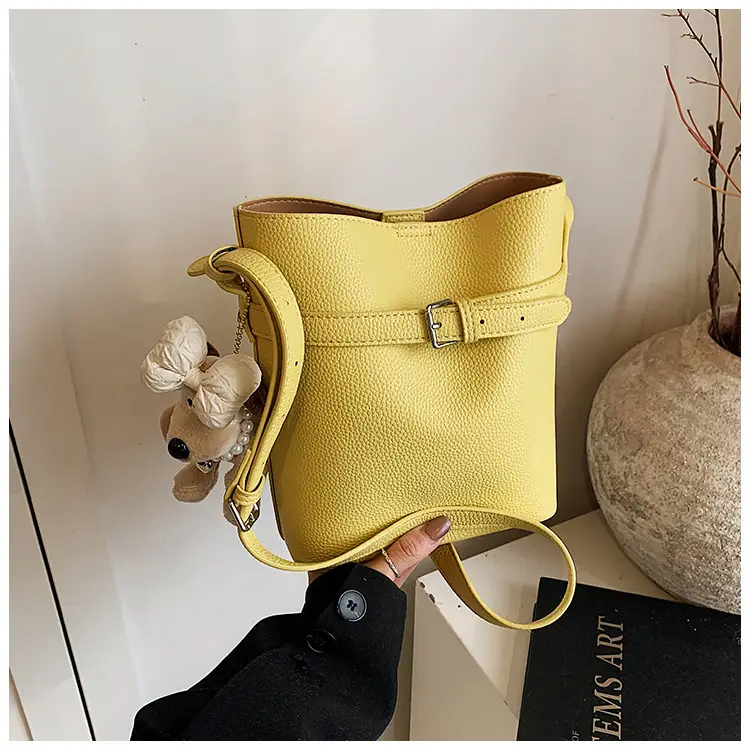 Women's Beige Leather Shoulder Bag with Crossbody Strap — feature 20