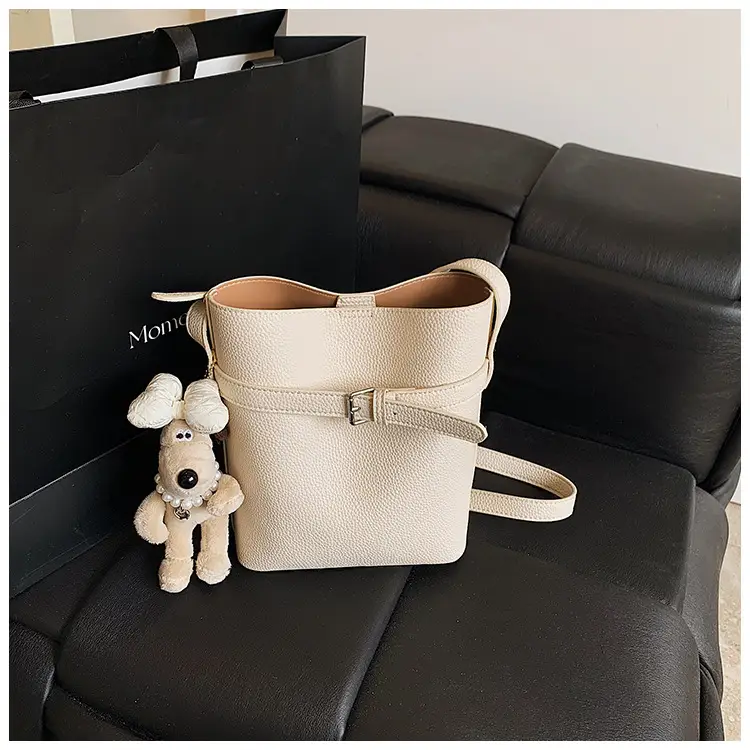 Women's Beige Leather Shoulder Bag with Crossbody Strap — feature 21