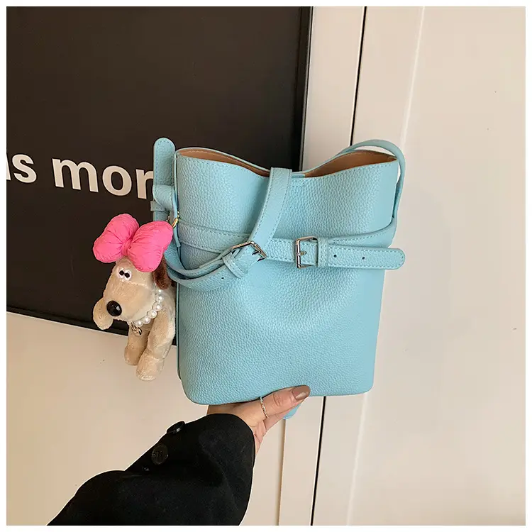 Women's Beige Leather Shoulder Bag with Crossbody Strap — feature 23