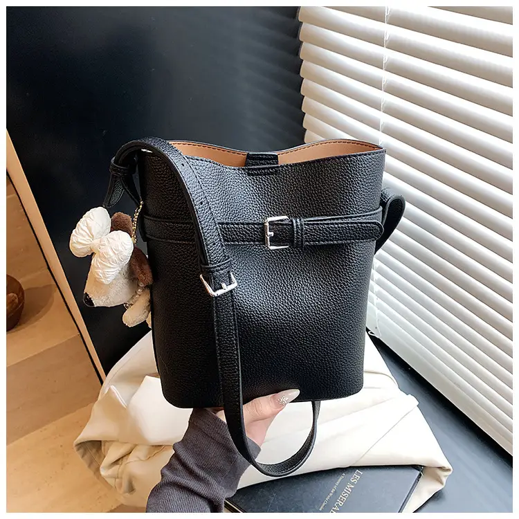 Women's Beige Leather Shoulder Bag with Crossbody Strap — feature 26