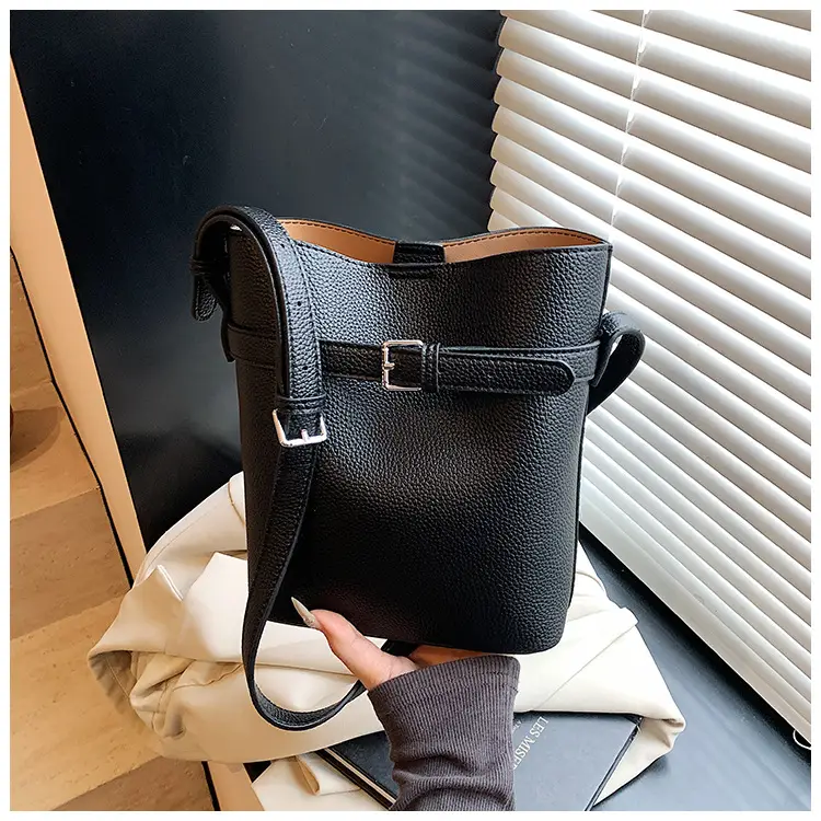 Women's Beige Leather Shoulder Bag with Crossbody Strap — feature 27