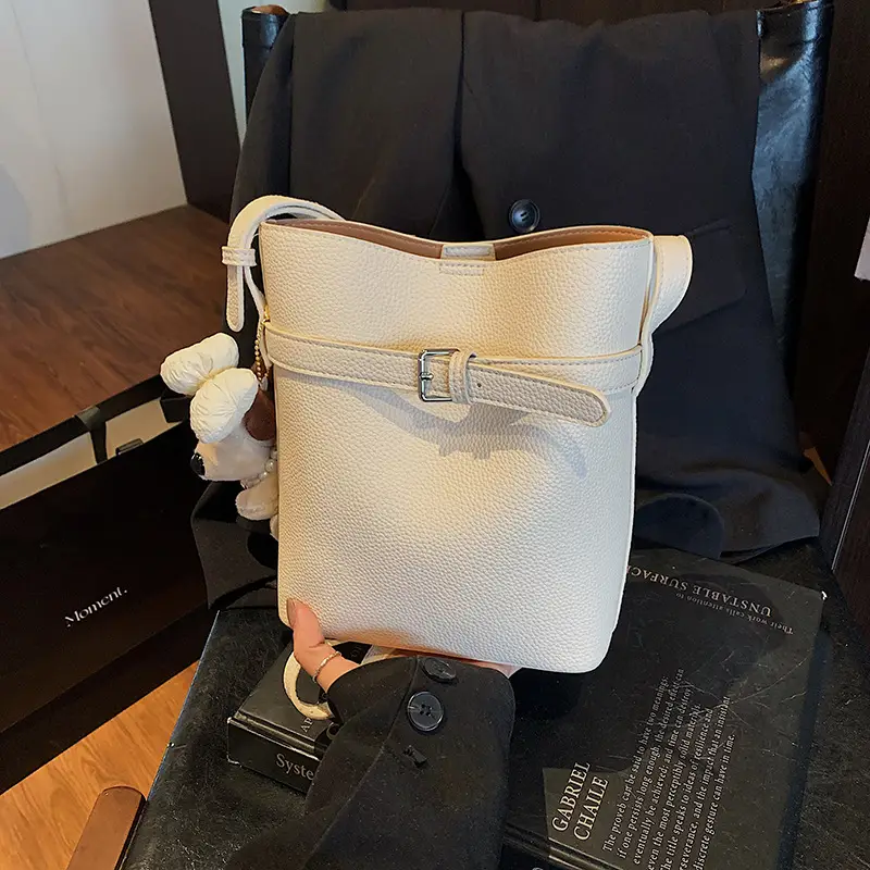 Women's Beige Leather Shoulder Bag with Crossbody Strap - Image 11