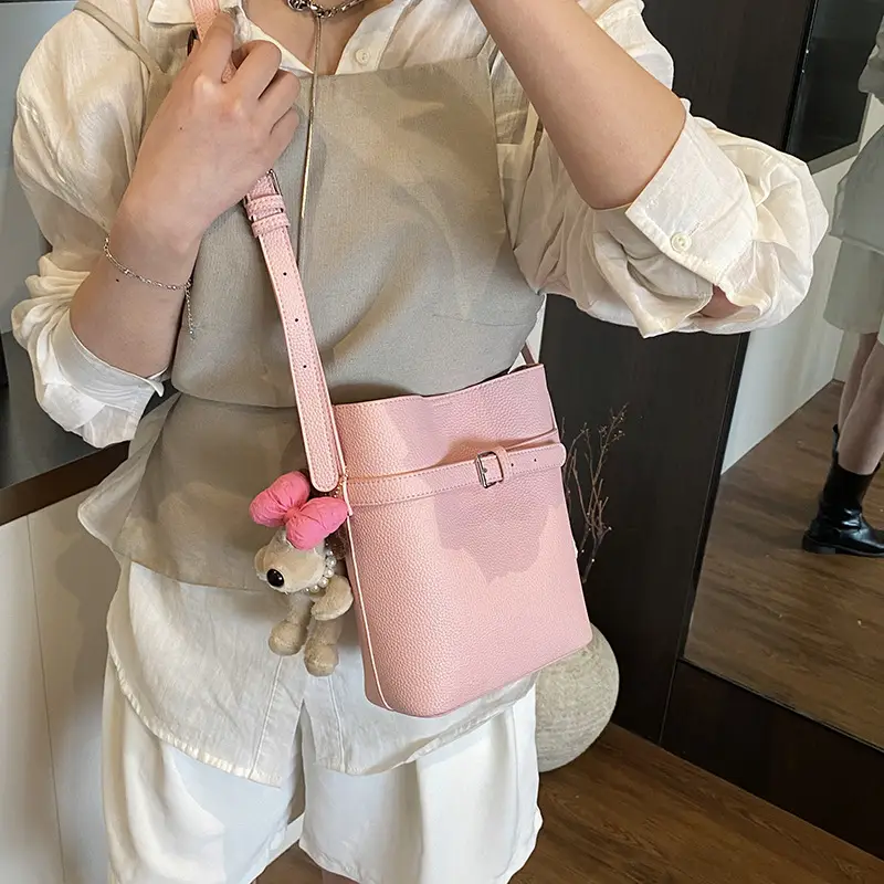 Women's Beige Leather Shoulder Bag with Crossbody Strap - Image 12