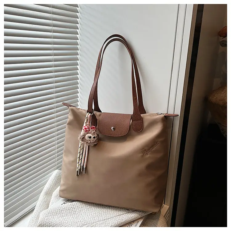 French Hand Carrying Dragon Bag Women's 2025 New — feature 26