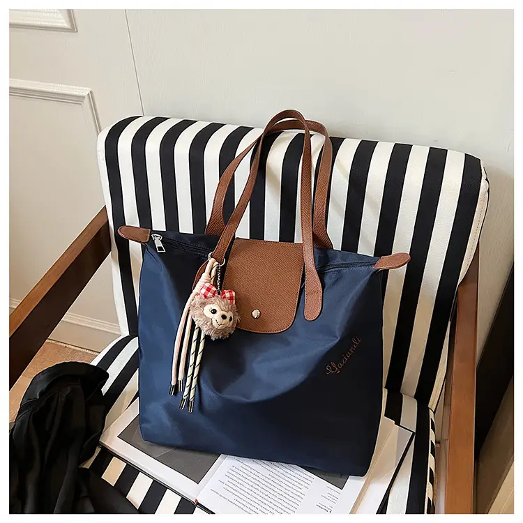 French Hand Carrying Dragon Bag Women's 2025 New — feature 31