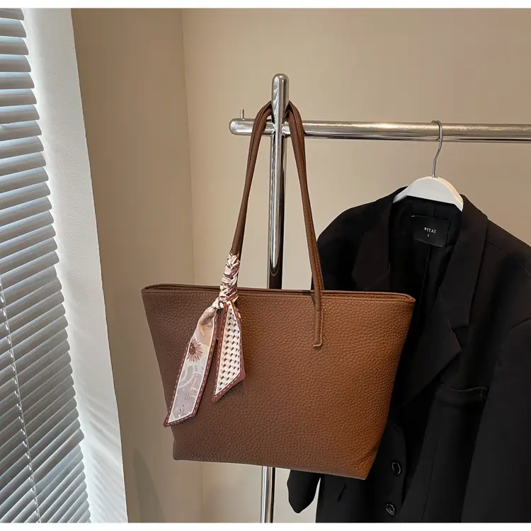 Women's Brown Leather Shoulder Bag Large Capacity 2025 — feature 31