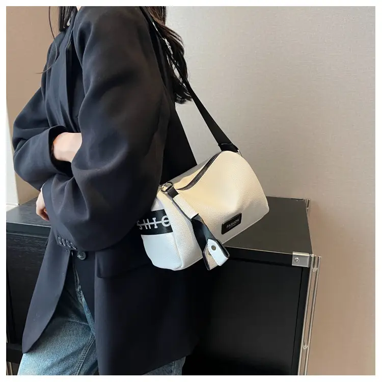 Women's Crossbody Bag Black White 2025 Niche Design — feature 10