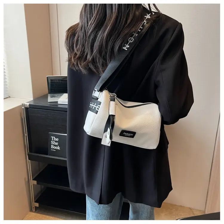 Women's Crossbody Bag Black White 2025 Niche Design — feature 13