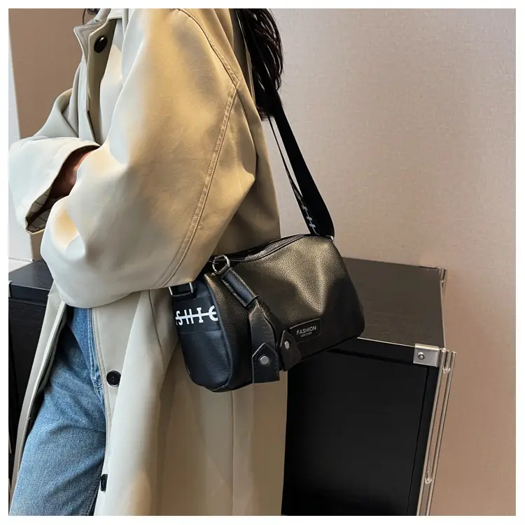 Women's Crossbody Bag Black White 2025 Niche Design — feature 14