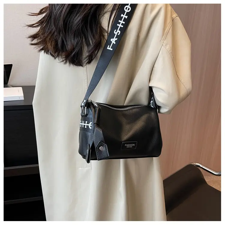 Women's Crossbody Bag Black White 2025 Niche Design — feature 15
