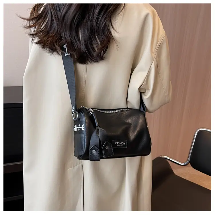Women's Crossbody Bag Black White 2025 Niche Design — feature 16