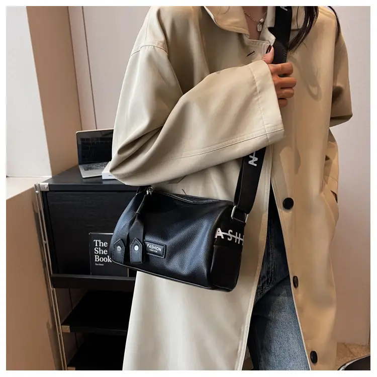 Women's Crossbody Bag Black White 2025 Niche Design — feature 18