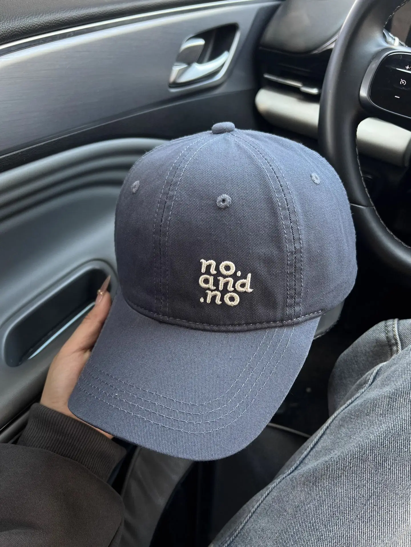 Women's Korean Letter Embroidered Baseball Cap Beige — feature 5