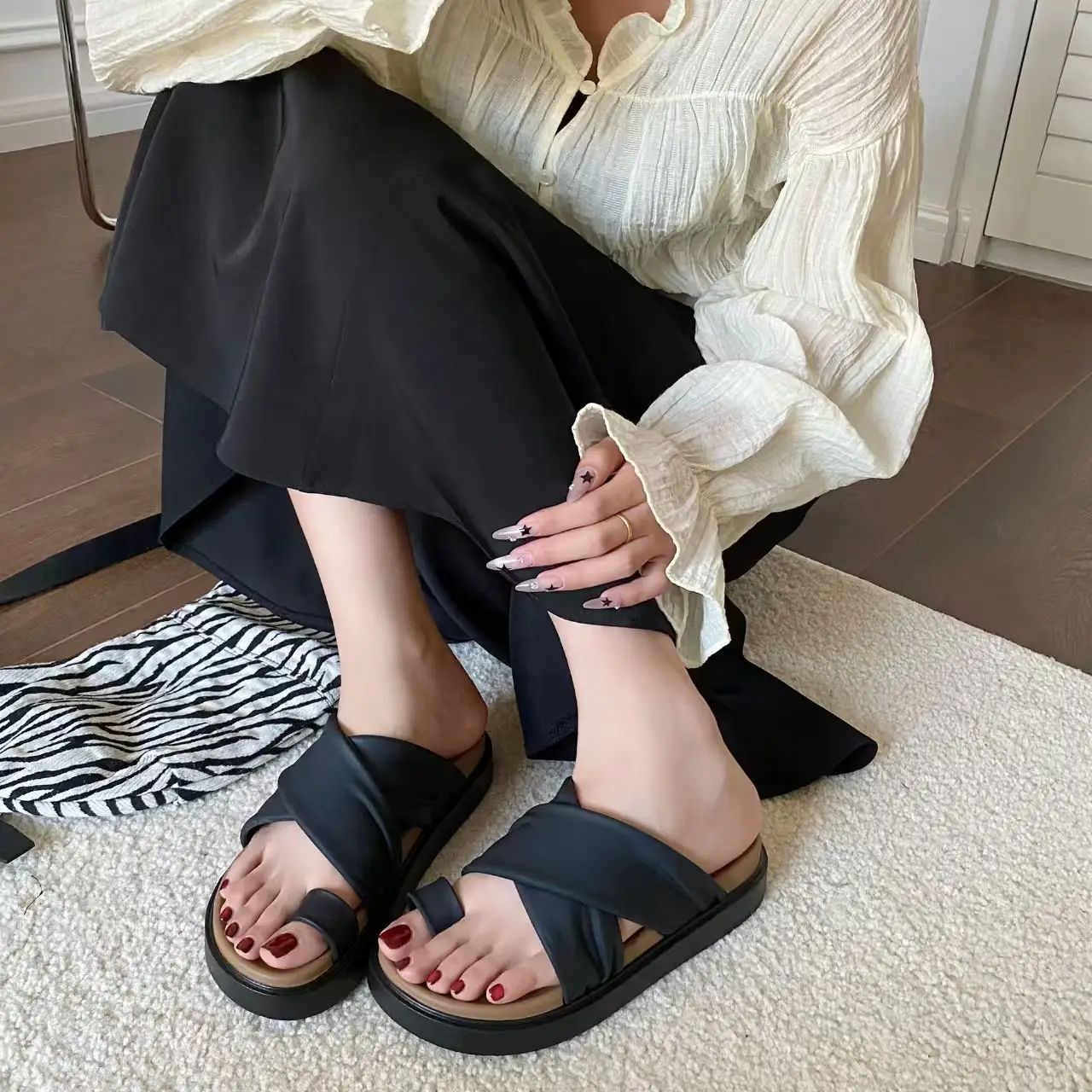 2025 Women's Cross Strap Thick Soled Slippers - Image 5