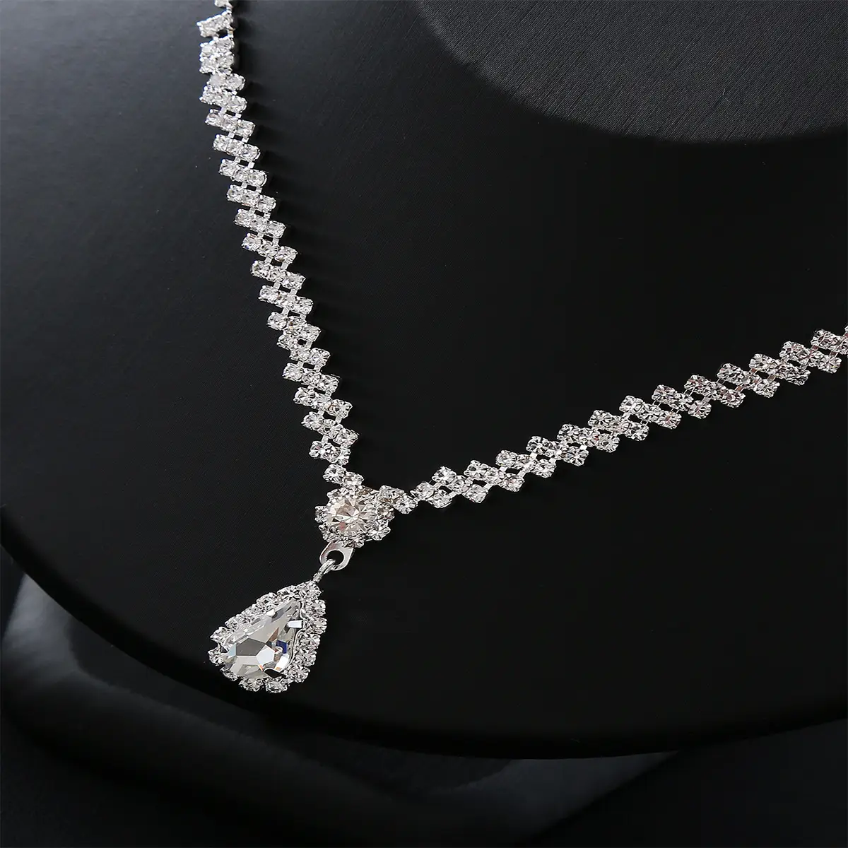 Brilliant Diamond Lady Bride Necklace for Wedding Banquet — feature 4