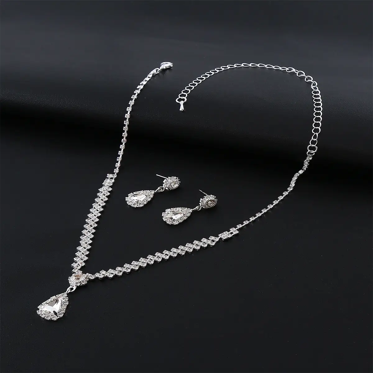 Brilliant Diamond Lady Bride Necklace for Wedding Banquet — feature 5