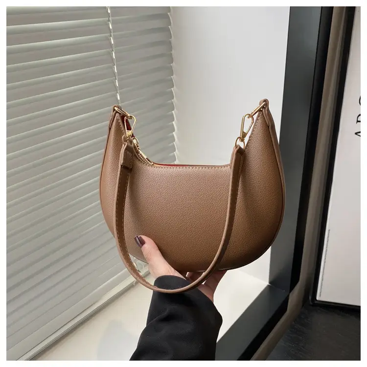 Crescent Shoulder Bag Red Leather Niche Small — feature 11