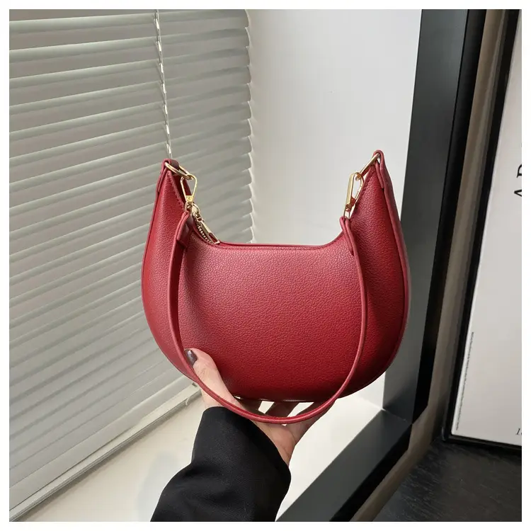 Crescent Shoulder Bag Red Leather Niche Small — feature 14