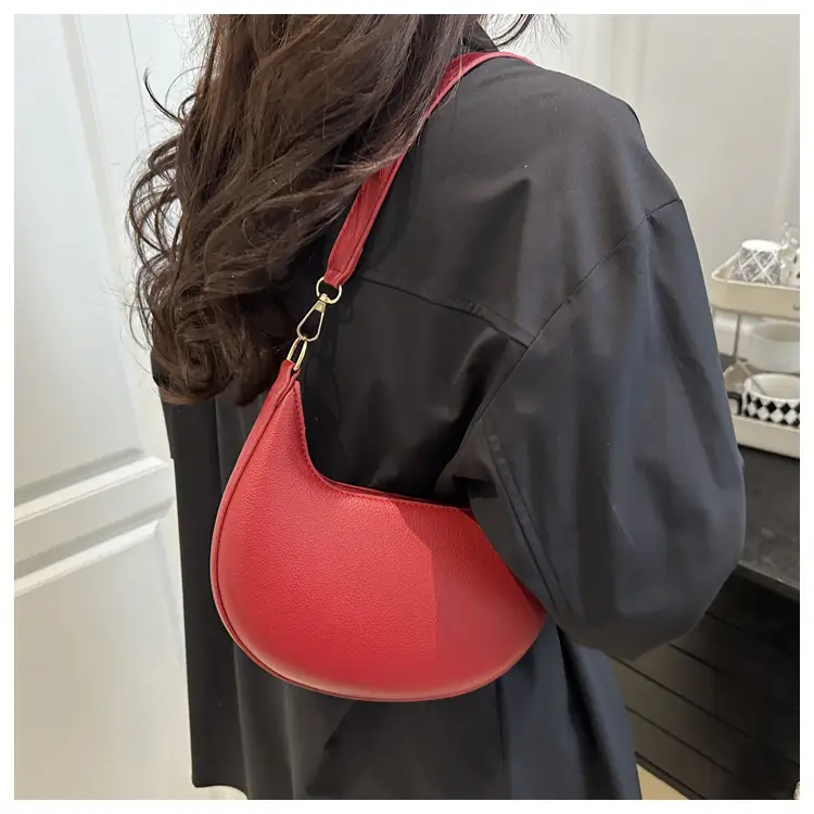 Crescent Shoulder Bag Red Leather Niche Small — feature 19