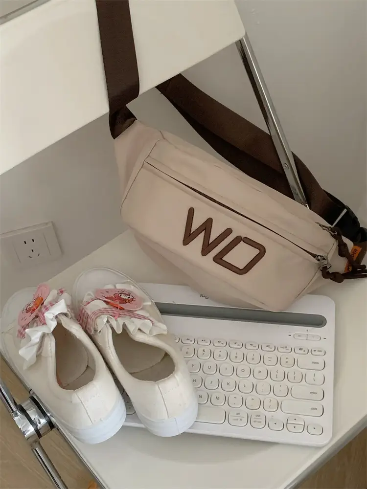 Korean Letter Crossbody Bag Women White Large Capacity — feature 6