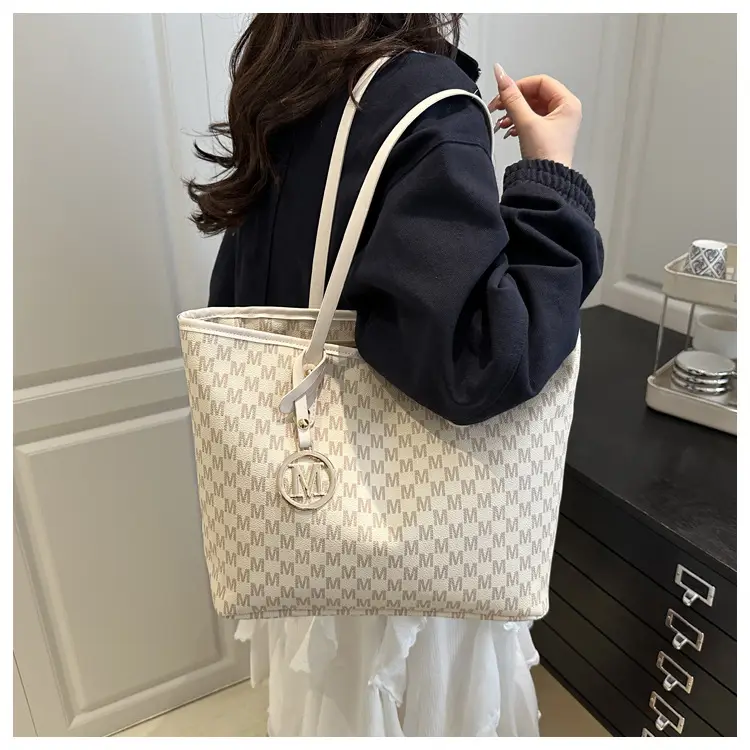 Women's Monogram Check Tote Bag Large Capacity Shoulder Bag — feature 12