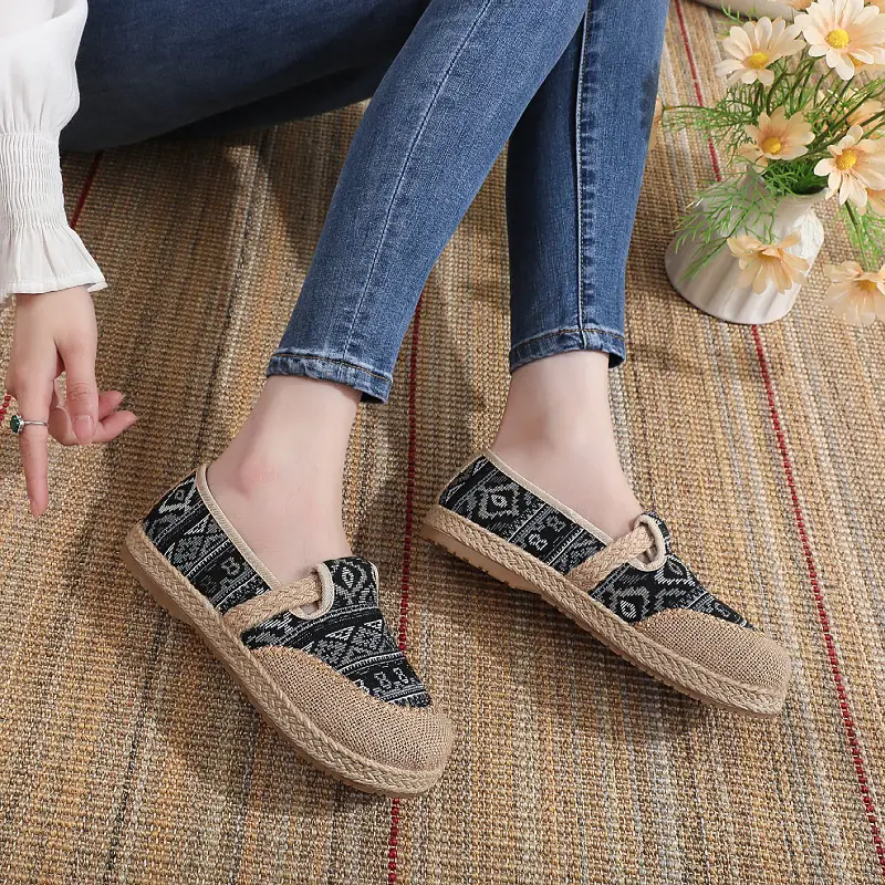 2025 Women's Old Beijing Cloth Shoes Slip-on Canvas — feature 4