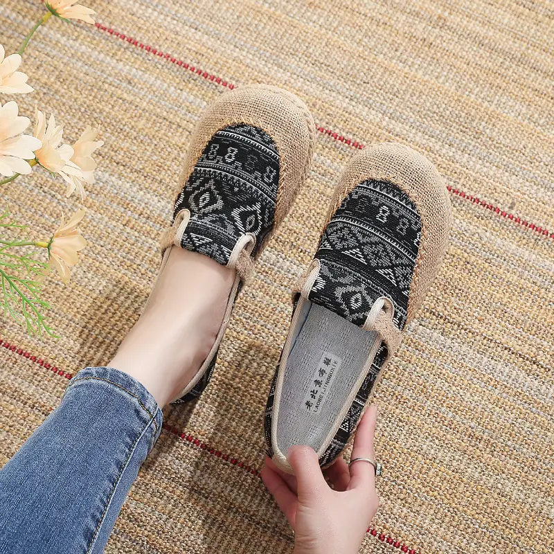2025 Women's Old Beijing Cloth Shoes Slip-on Canvas — feature 6