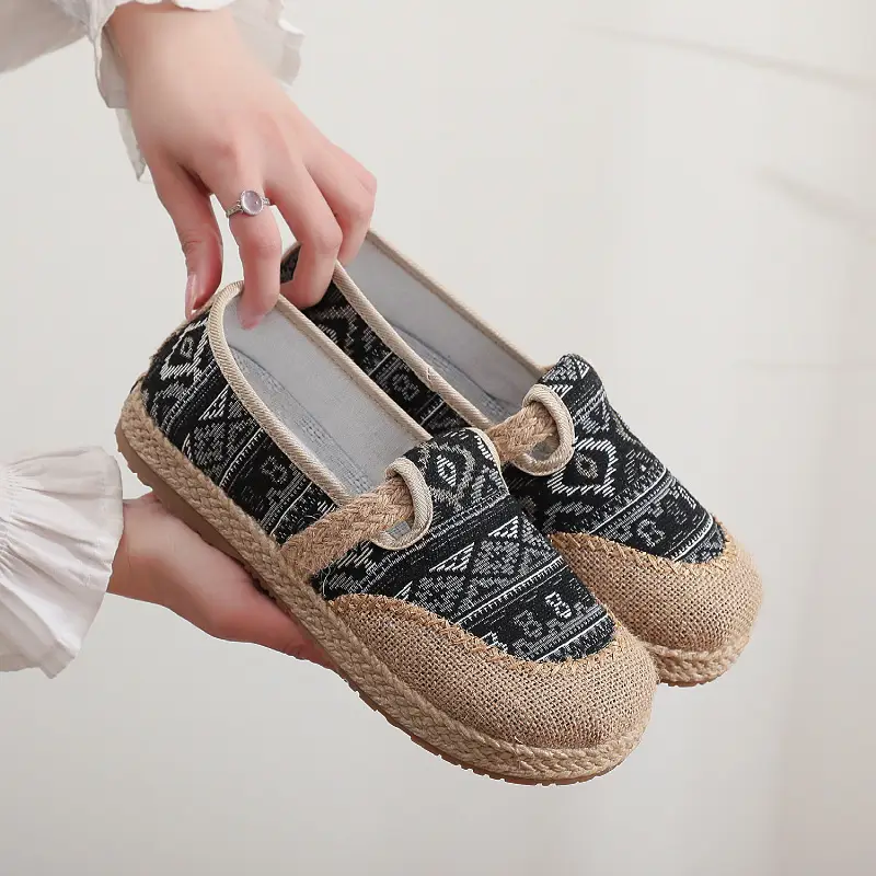 2025 Women's Old Beijing Cloth Shoes Slip-on Canvas - Image 2
