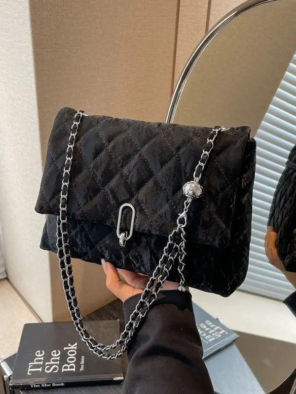 Black Rhombic Chain Shoulder Bag for Women - Image 5