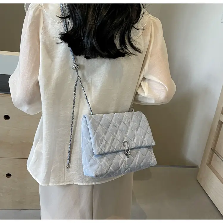 Black Rhombic Chain Shoulder Bag for Women — feature 10