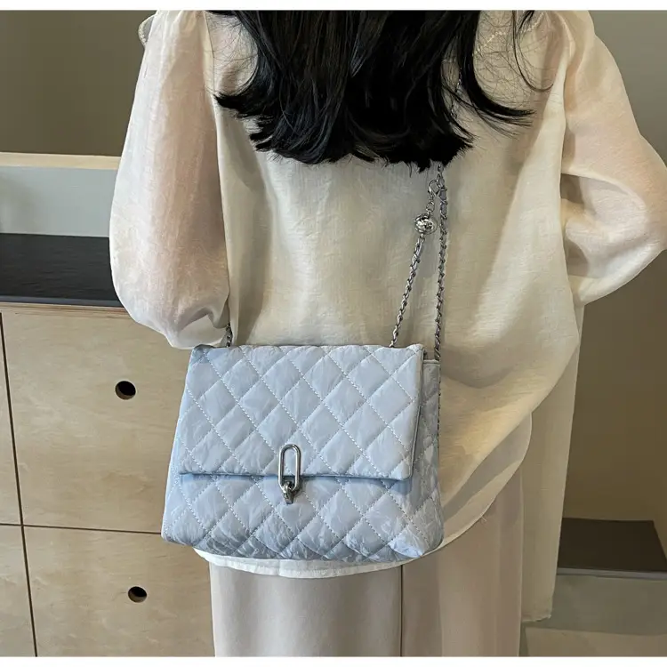 Black Rhombic Chain Shoulder Bag for Women — feature 11
