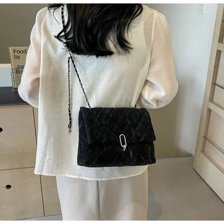 Black Rhombic Chain Shoulder Bag for Women — feature 15