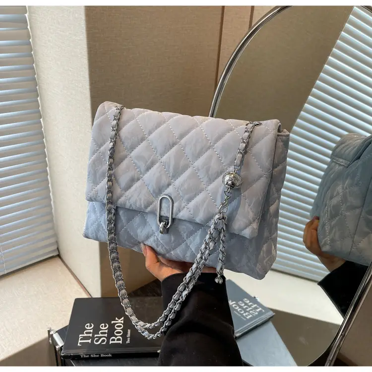 Black Rhombic Chain Shoulder Bag for Women — feature 24