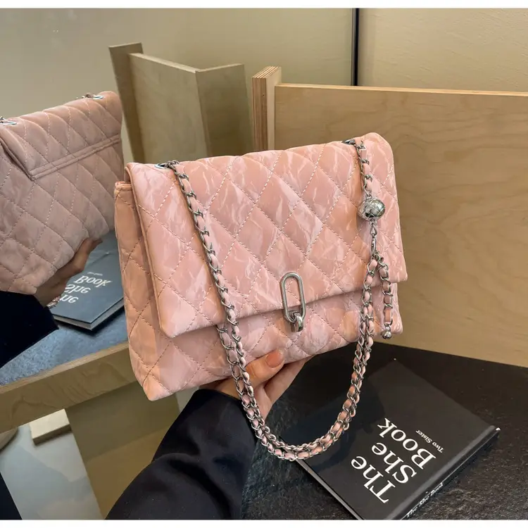 Black Rhombic Chain Shoulder Bag for Women — feature 28