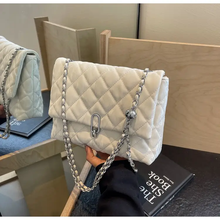 Black Rhombic Chain Shoulder Bag for Women — feature 30