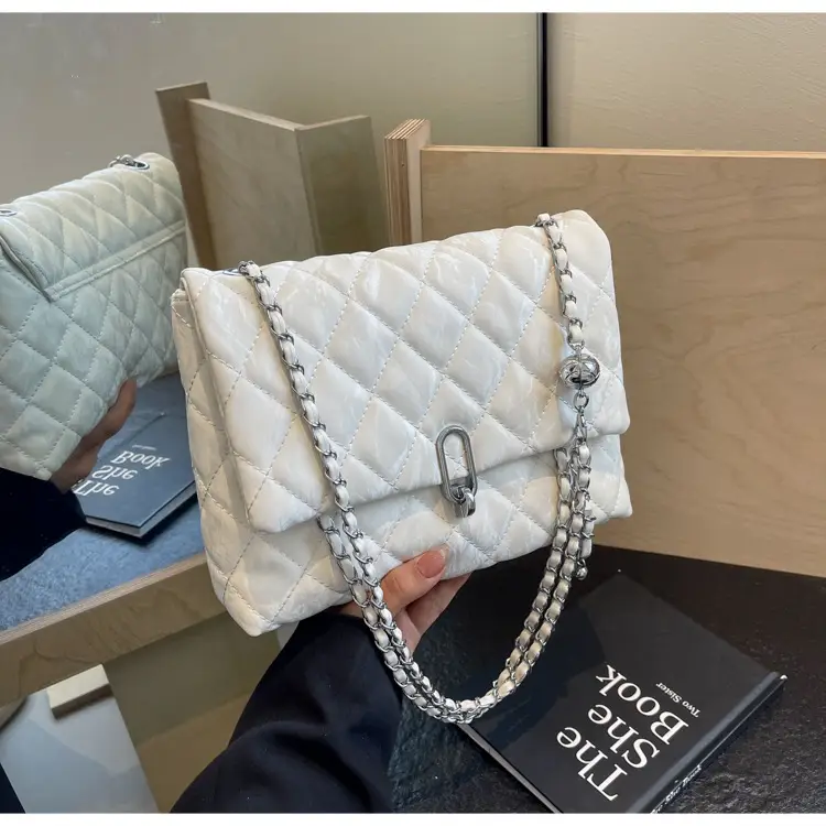 Black Rhombic Chain Shoulder Bag for Women — feature 31