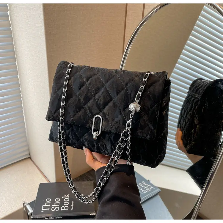 Black Rhombic Chain Shoulder Bag for Women — feature 33