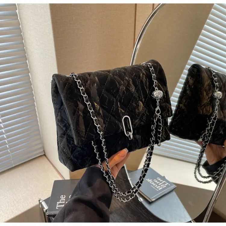 Black Rhombic Chain Shoulder Bag for Women — feature 34