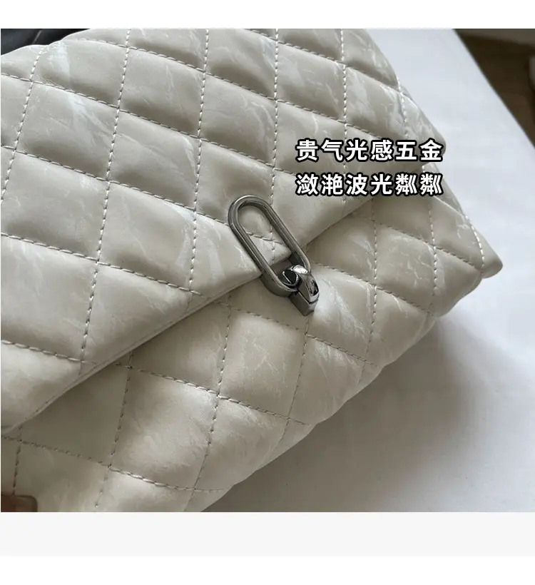 Black Rhombic Chain Shoulder Bag for Women — feature 4