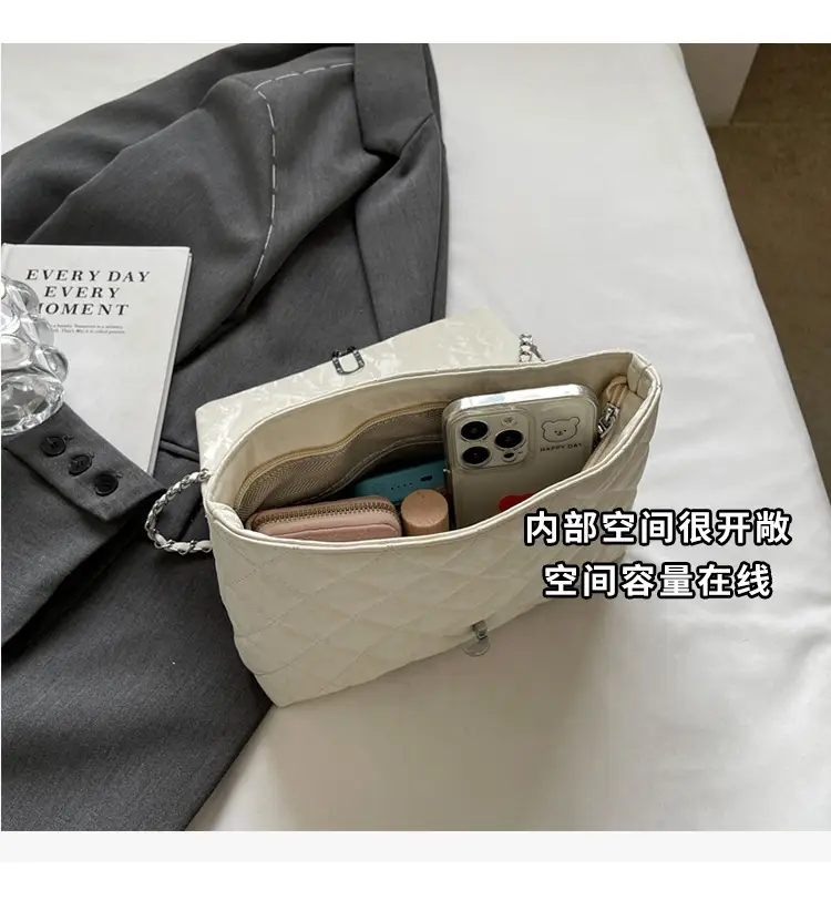 Black Rhombic Chain Shoulder Bag for Women — feature 7