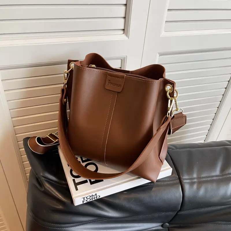 Women's Large Capacity Brown Leather Shoulder Bag - Image 2