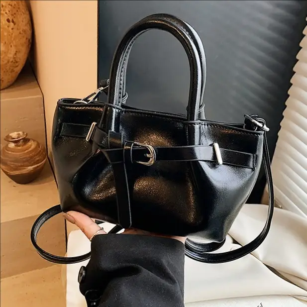 Black Pleated Leather Handbag for Women 2025 - Image 6